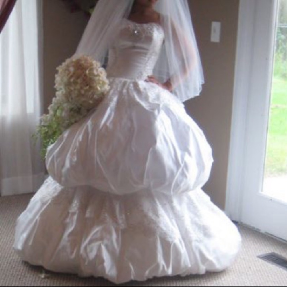 Wedding dress